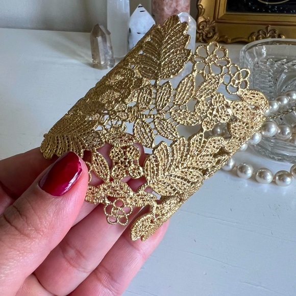 Art Nouveau Vintage Style Cuff Bracelet - Picture 2 of 5